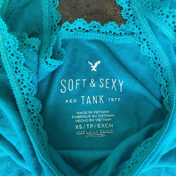 Set of four tank tops, turquoise, green, and gray with lace - Picture 3 of 9